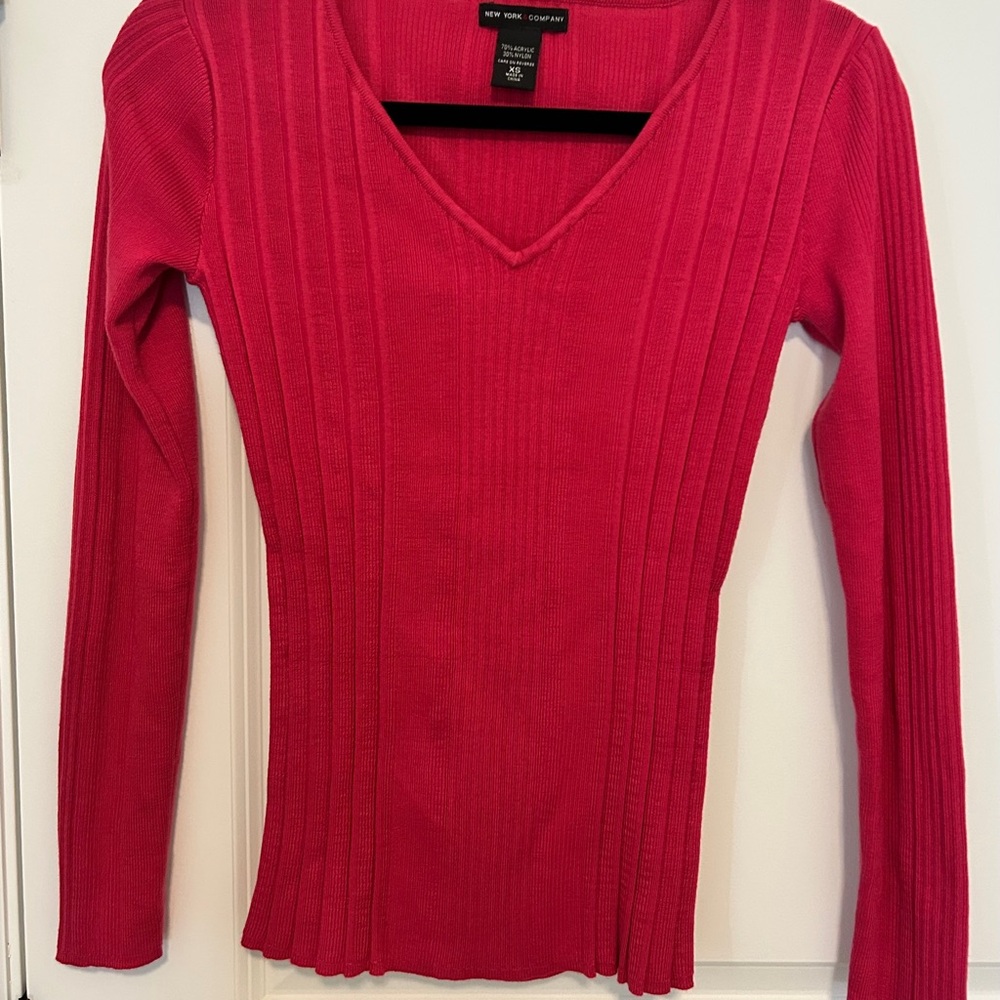 New York & Company Pink V-Neck Sweater with Ribbed Texture